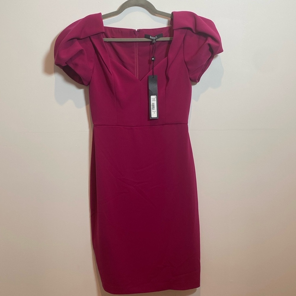 Badgley Mischka Fushia Size 6